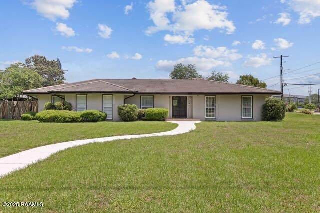 121 Beverly Drive - Photo 1