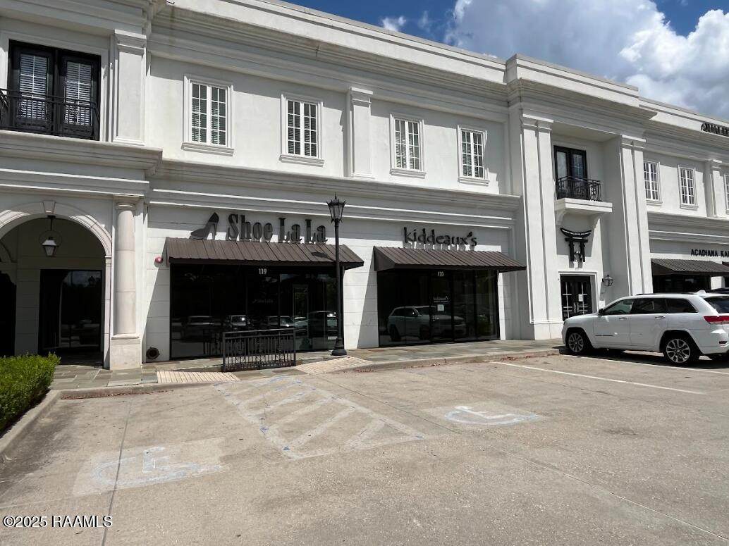 1921 Kaliste Saloom - Photo 1