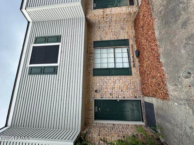 100 Winchester Drive - Photo 1