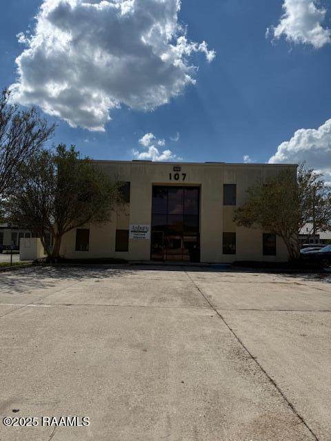 107 Montrose Avenue - Photo 1