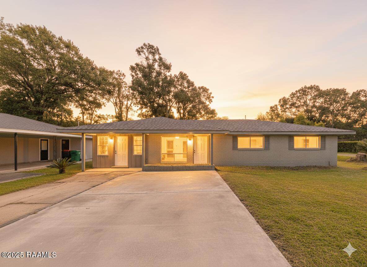 409 Daniel Drive - Photo 1