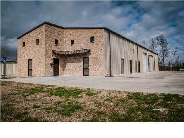 200 Woodland Drive - Photo 1