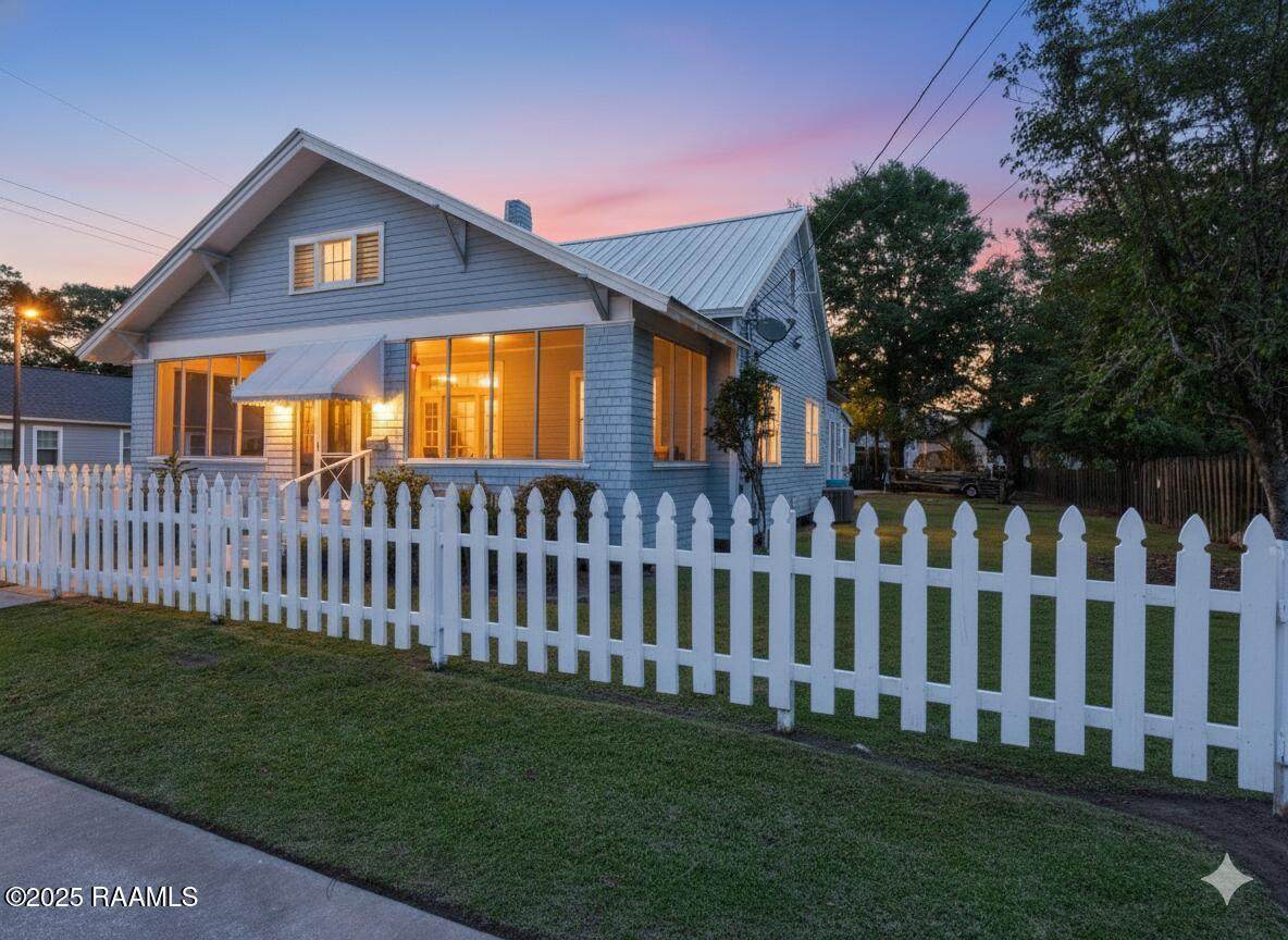 301 Pierce Street - Photo 1