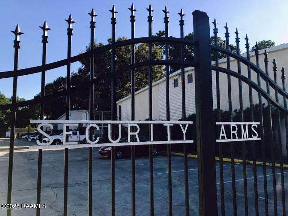 310 Ella Street - Photo 1