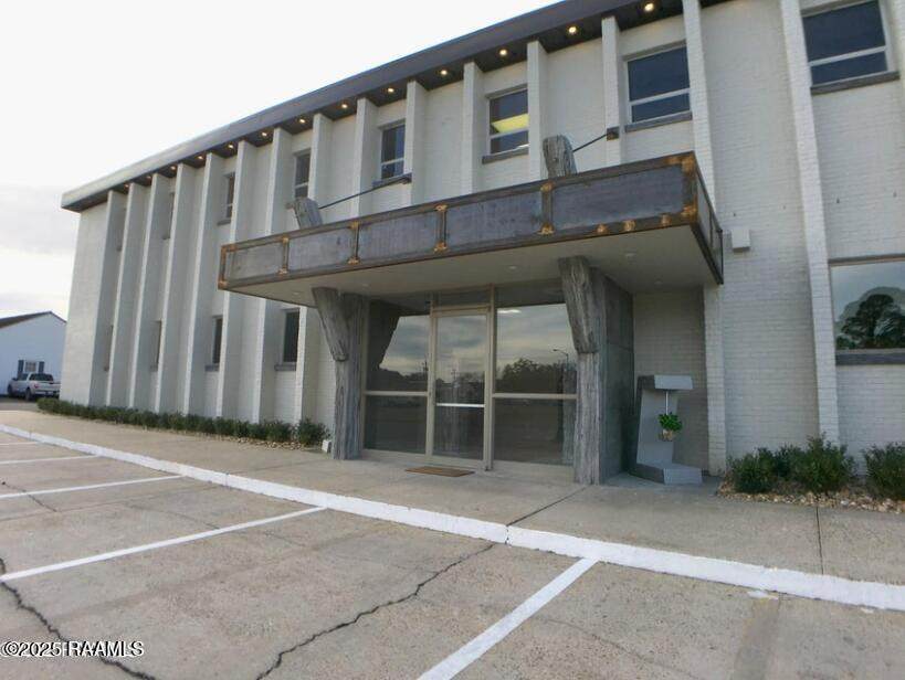 412 Travis Street - Photo 1