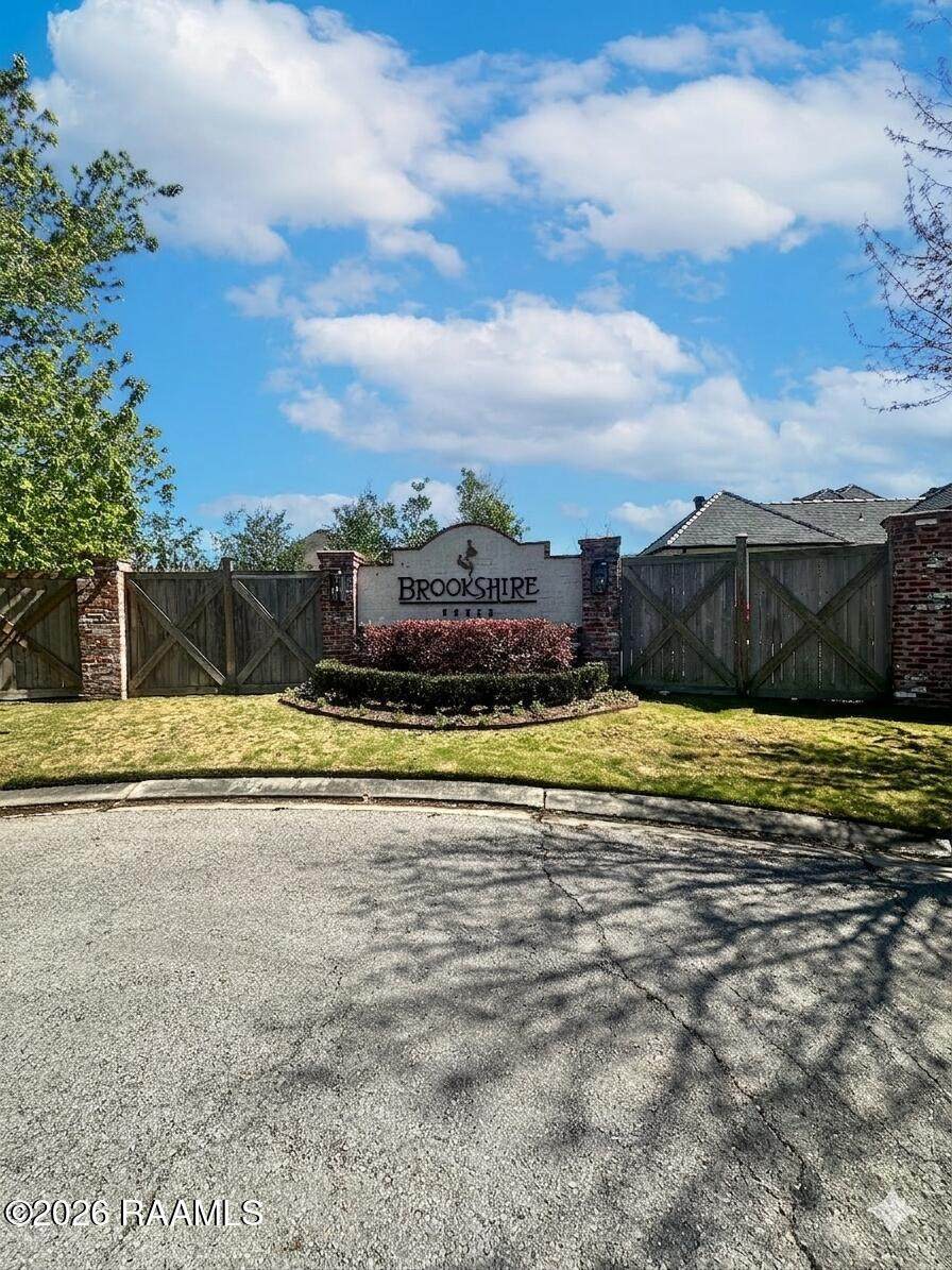 205 Rutherford Court - Photo 1