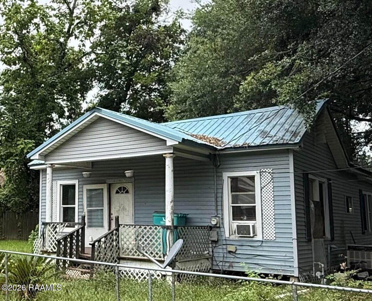 607 Bombay Street - Photo 1