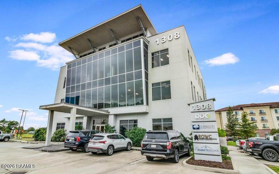 1308 Camellia Boulevard - Photo 1
