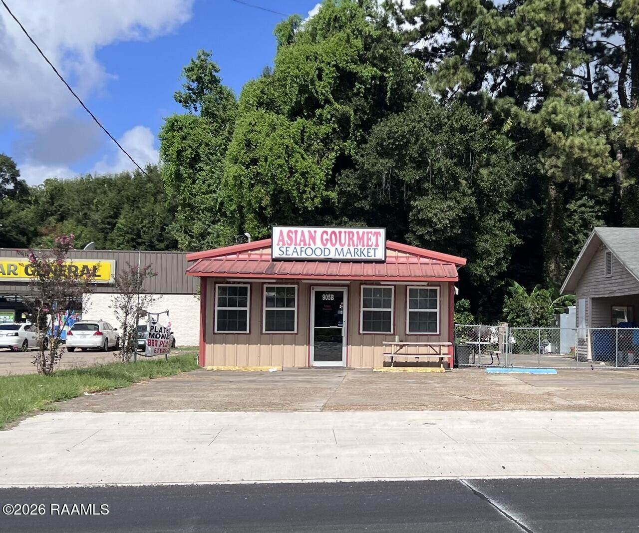 905b University Avenue - Photo 1