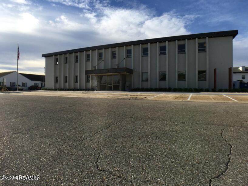 412 Travis Street - Photo 1