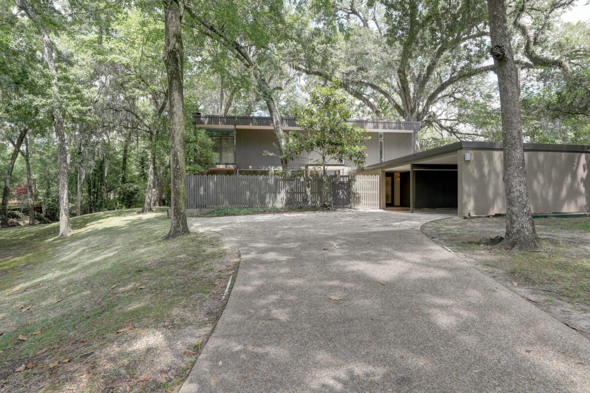 417 Beverly Drive - Photo 1
