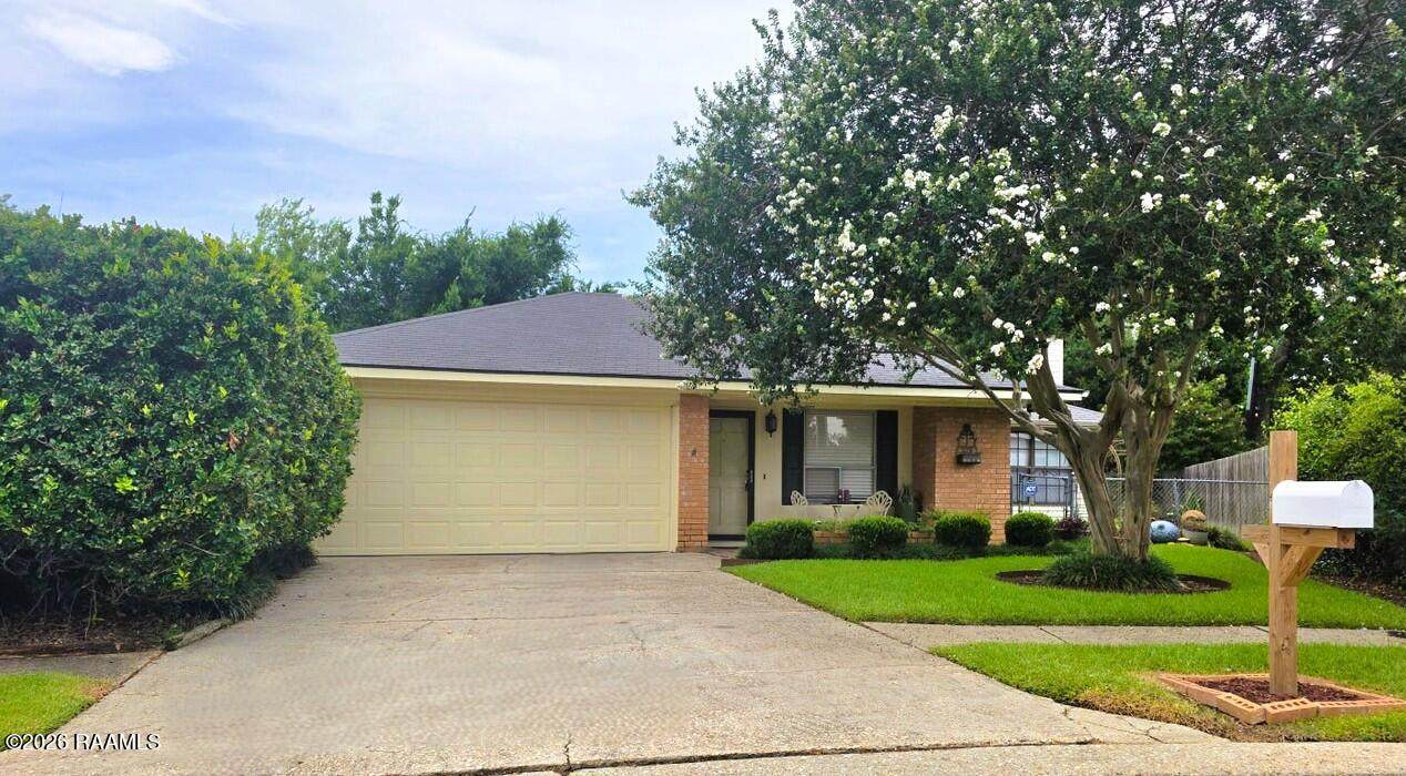 200 Cottonwood Drive - Photo 1