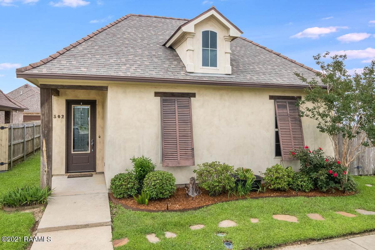 302 Dunvegan Court - Photo 1