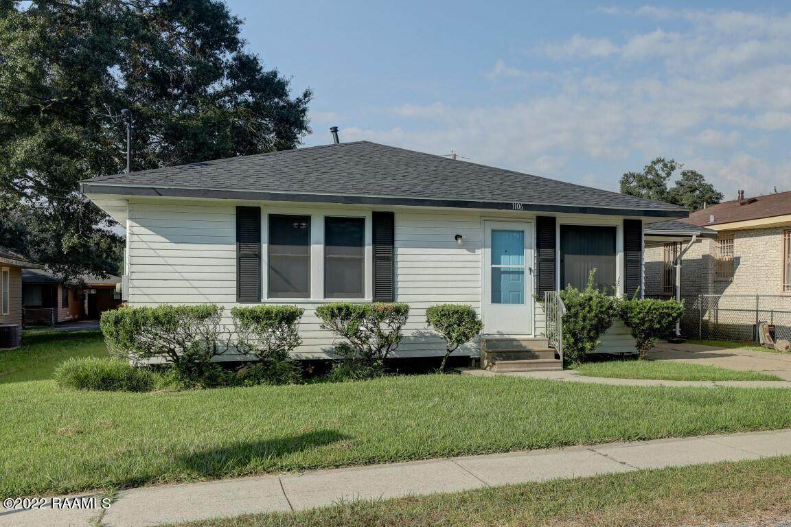 1106 Saint Charles Street - Photo 1