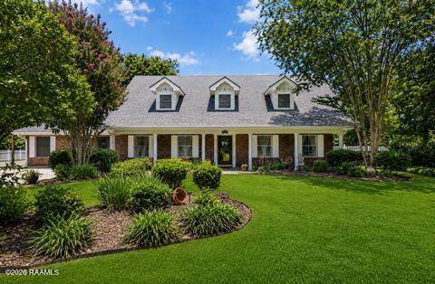 208 Pembroke Lane - Photo 1