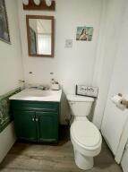 572 E. Main St. - Photo 9