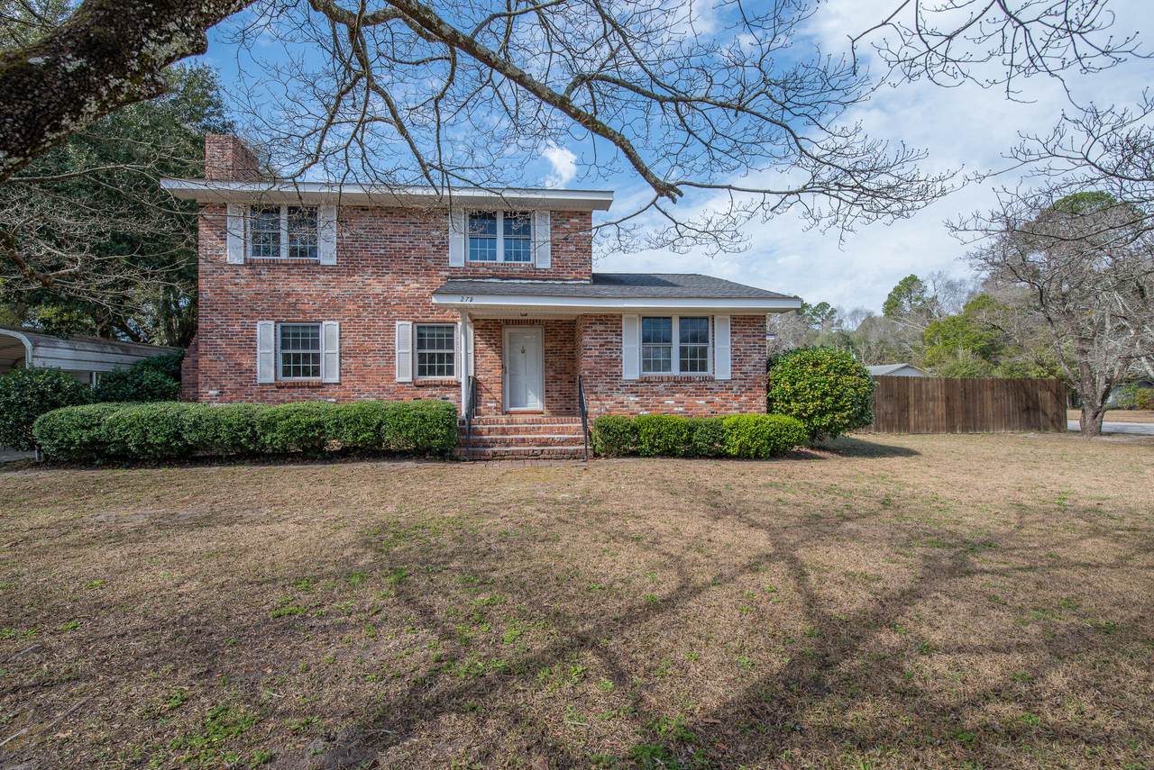 271 Oak Lane - Photo 1
