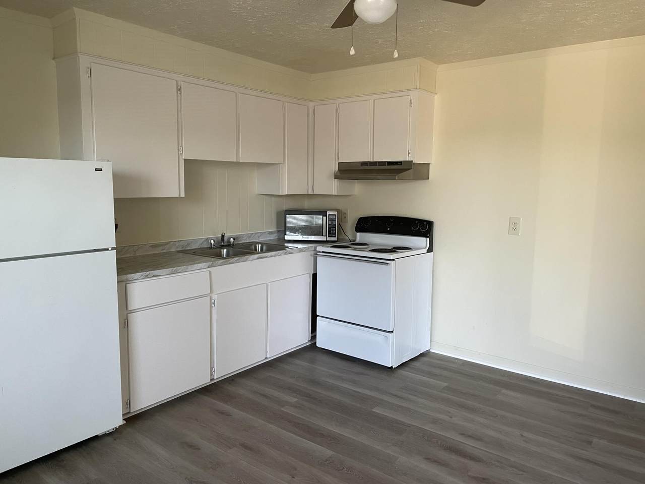 6020 Macaw Court - Photo 1