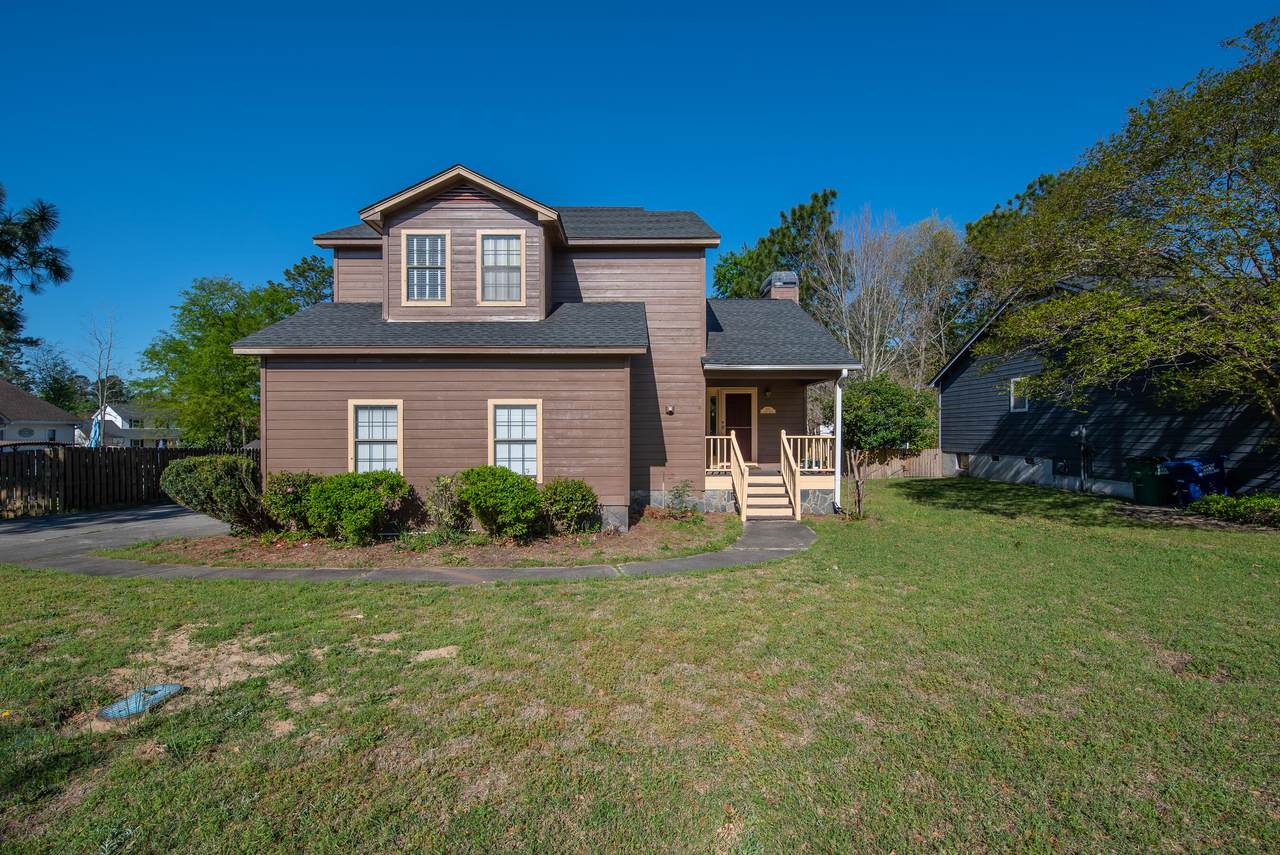 237 Darien Drive - Photo 1