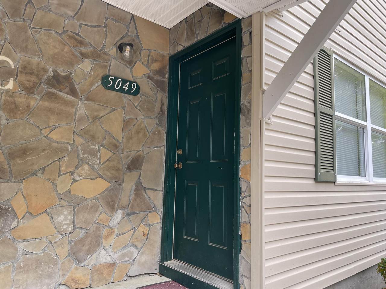 5049 Southeastern Lane - Photo 1