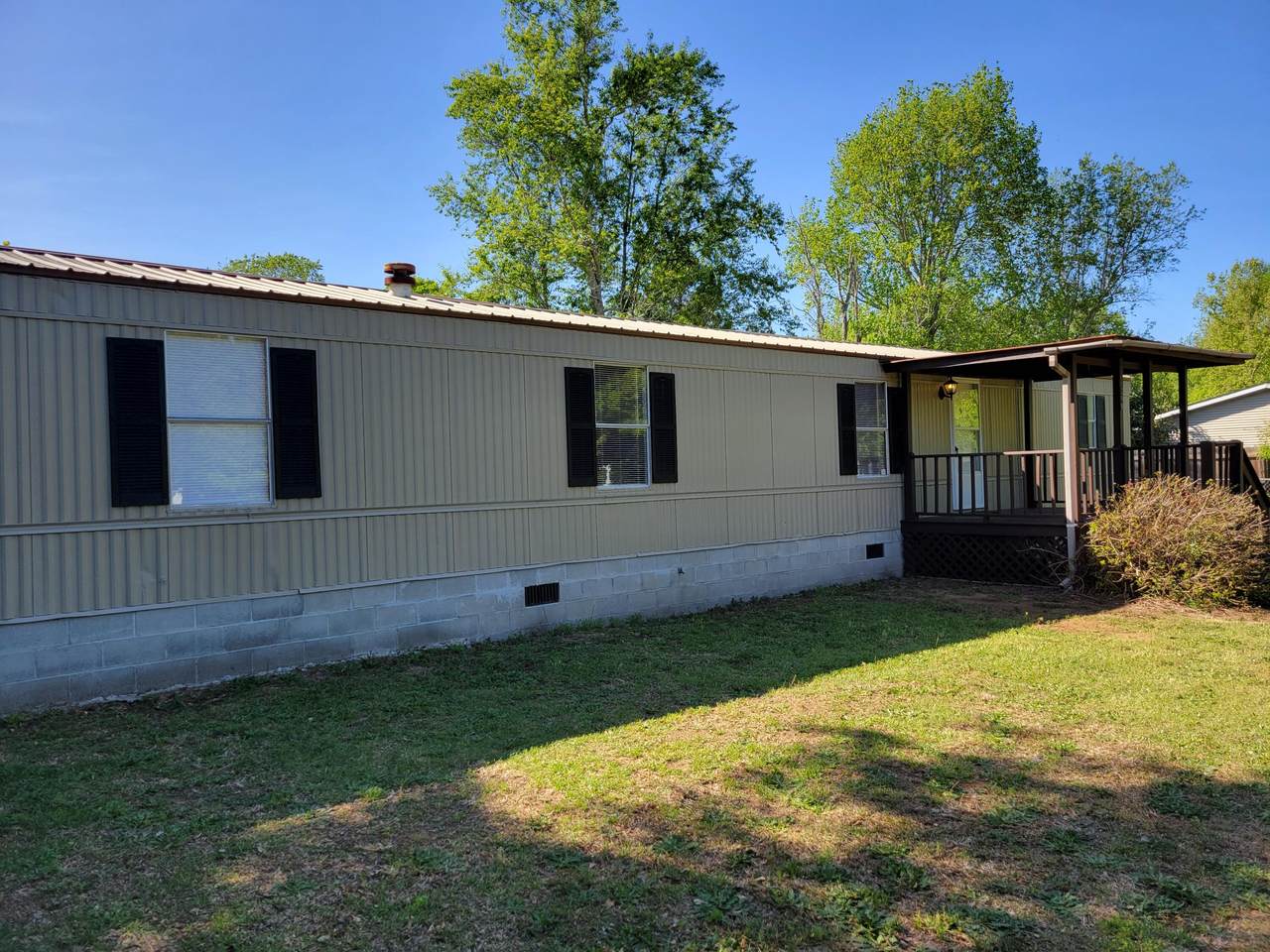 292 Riverbend Drive - Photo 1
