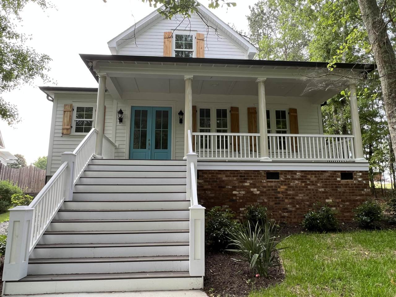 226 Devereux Drive - Photo 1