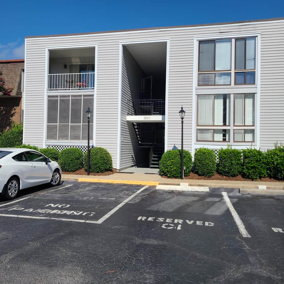 323 Laurens Street - Photo 1