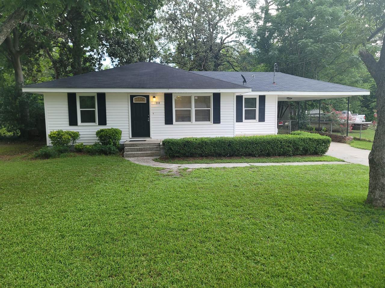 108 Hawthorne Street - Photo 1