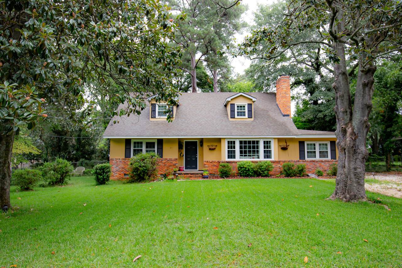 1424 Lyon Drive - Photo 1