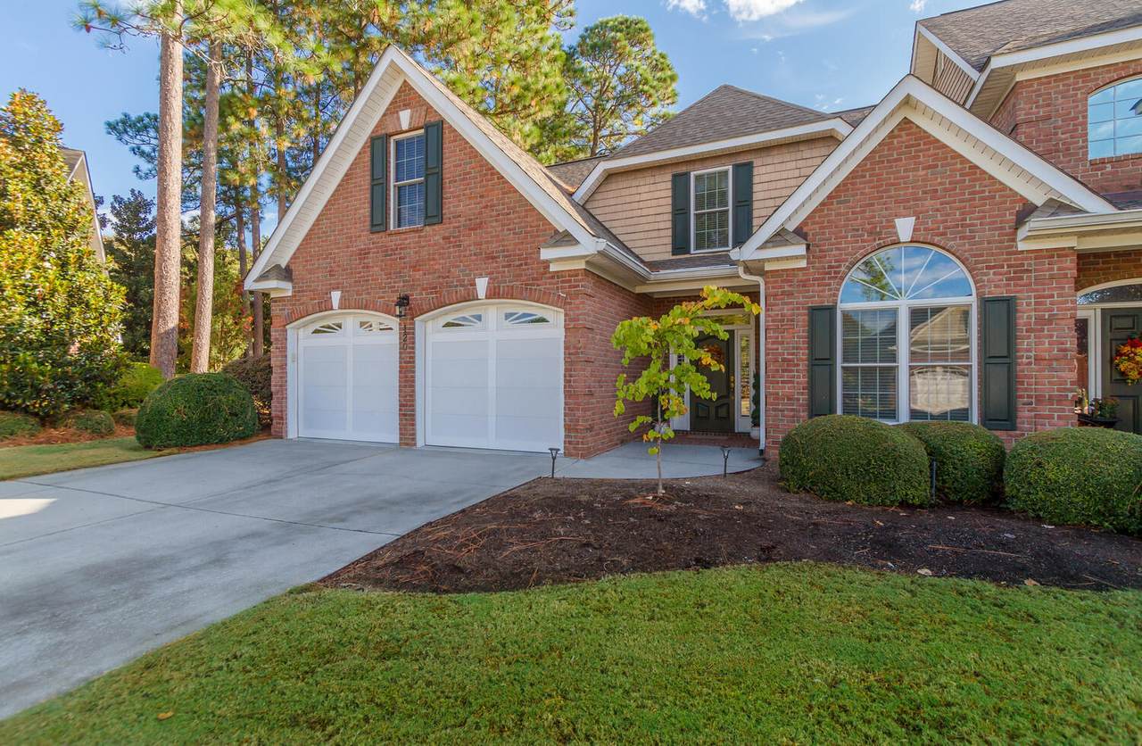 120 Amberly Circle - Photo 1