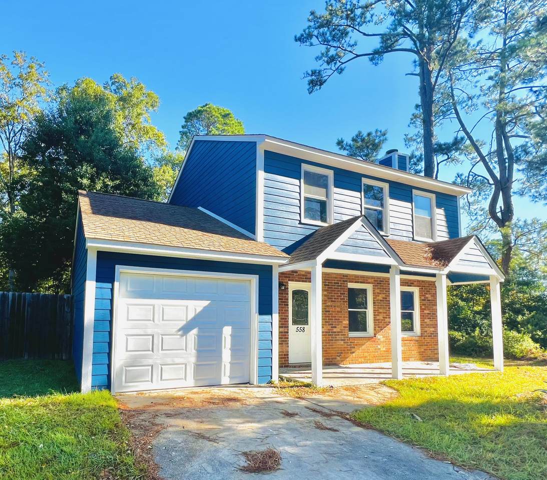 558 Palm Drive - Photo 1