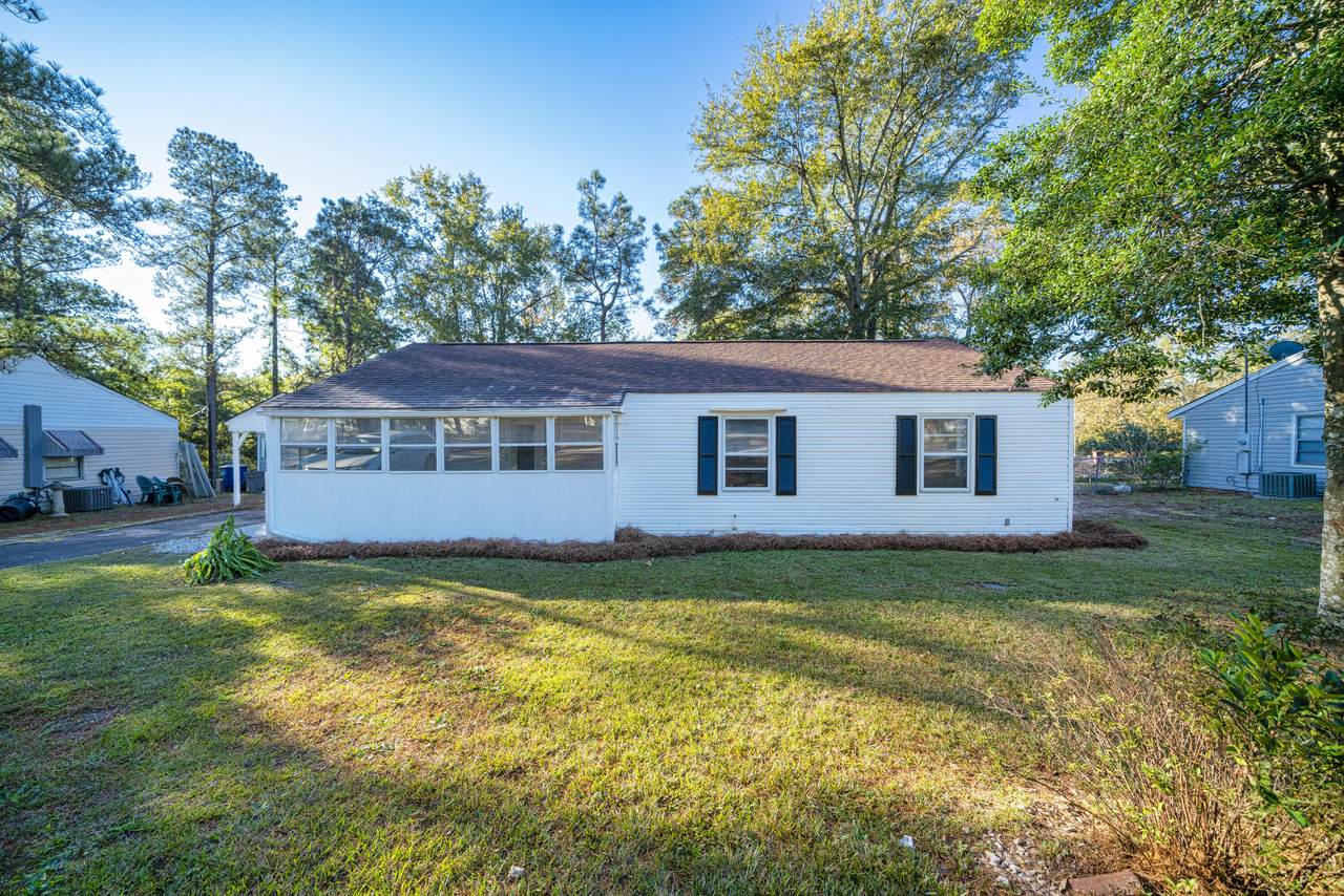 661 Vincent Avenue - Photo 1