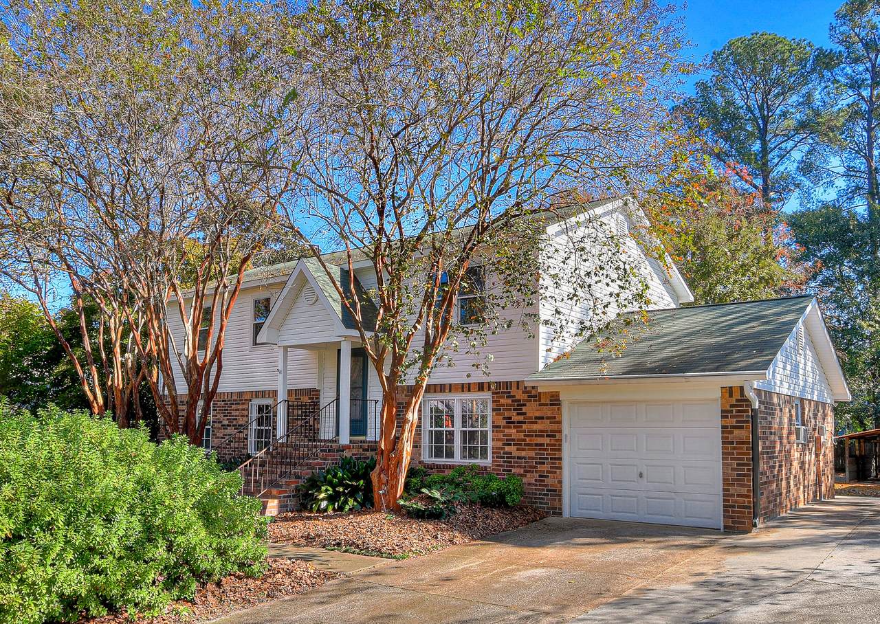 618 Clinton Way - Photo 1