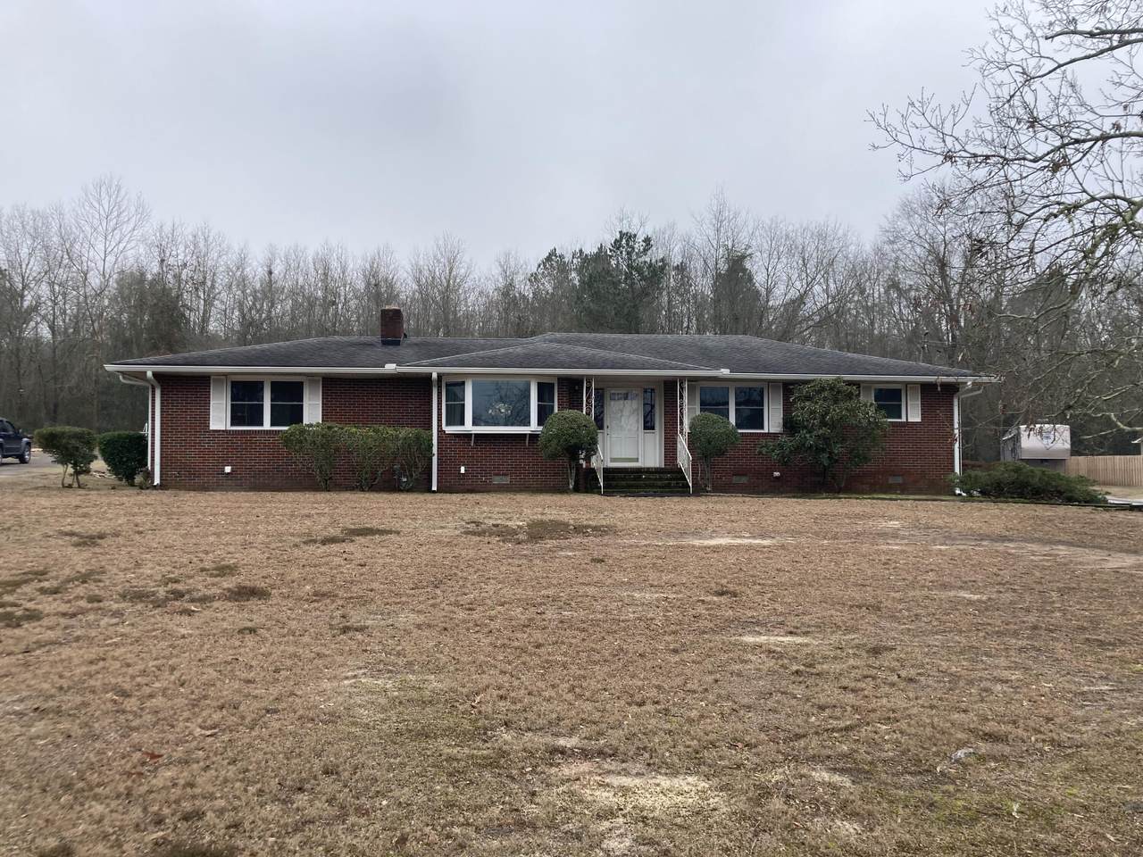 300 Laurel Drive - Photo 1