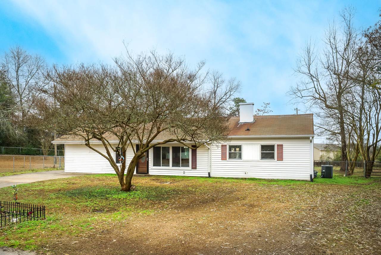 7 Betty Court - Photo 1