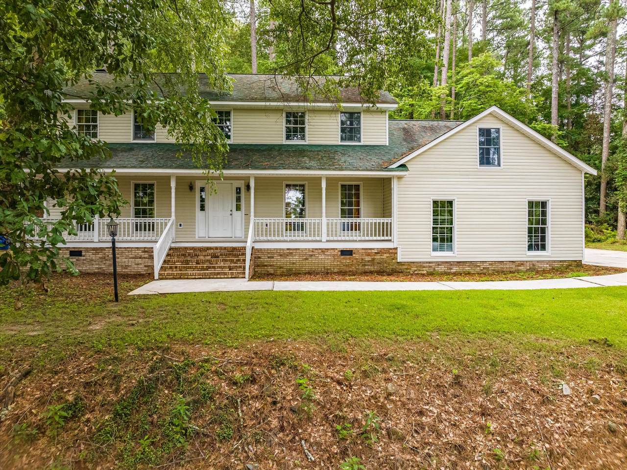 158 Stonegate Drive, AIKEN, SC 29803 (MLS 207550) Fabulous Aiken Homes