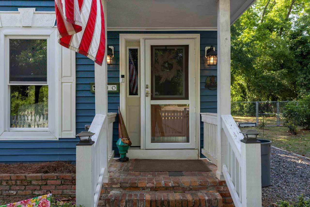710 Crawford Avenue - Photo 1