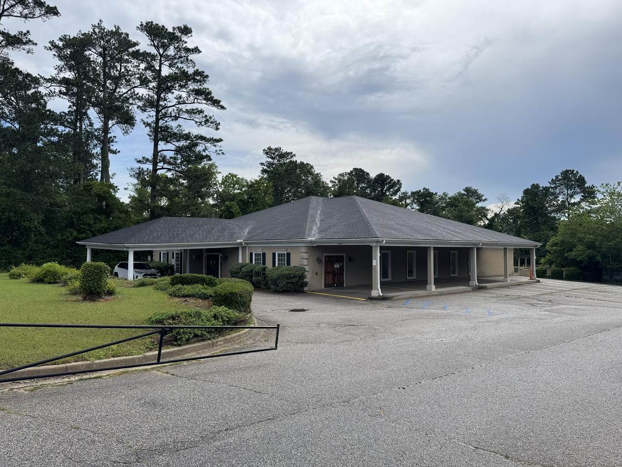 725 Edgefield Road - Photo 1