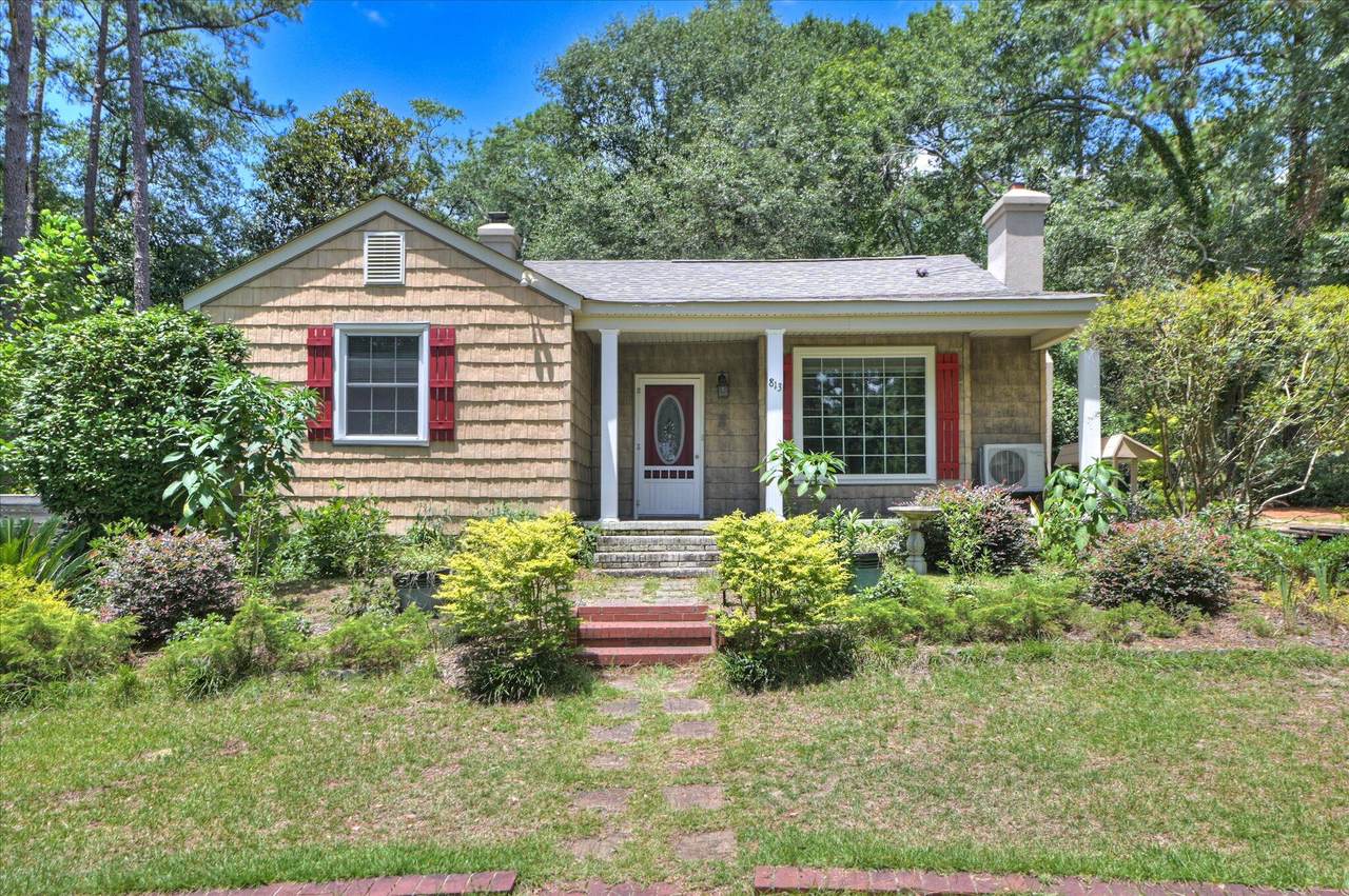 813 Laurel Drive - Photo 1