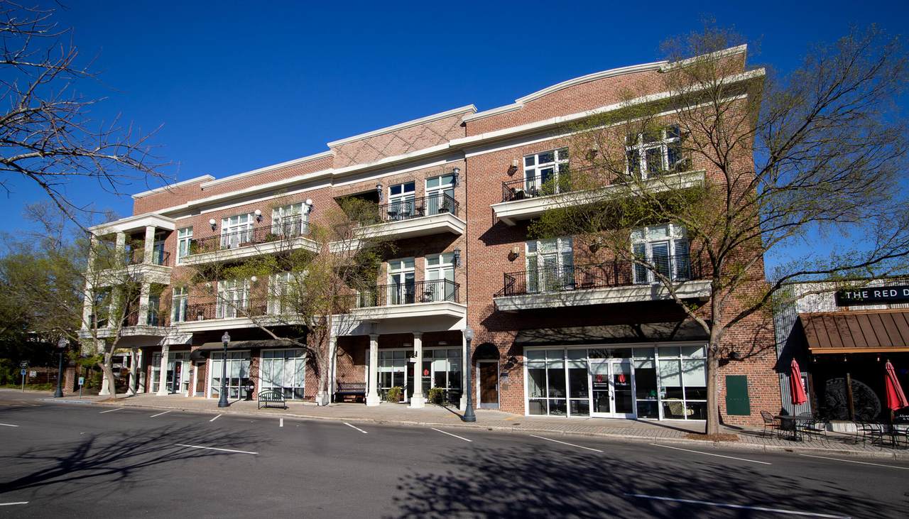 140 Laurens Street - Photo 1