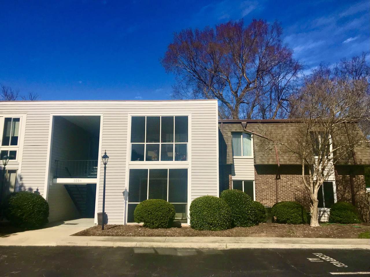 319 Laurens Street - Photo 1