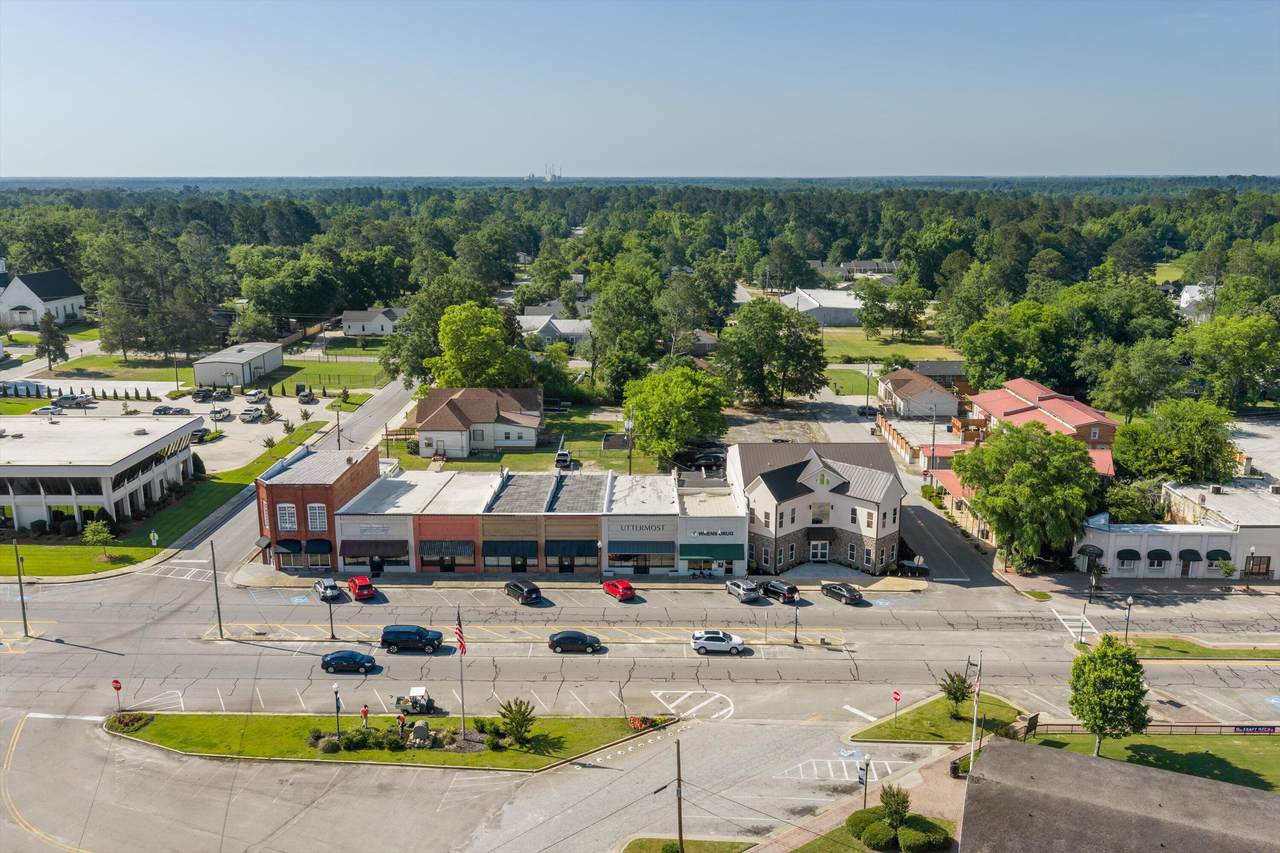 208 Broad Street - Photo 1