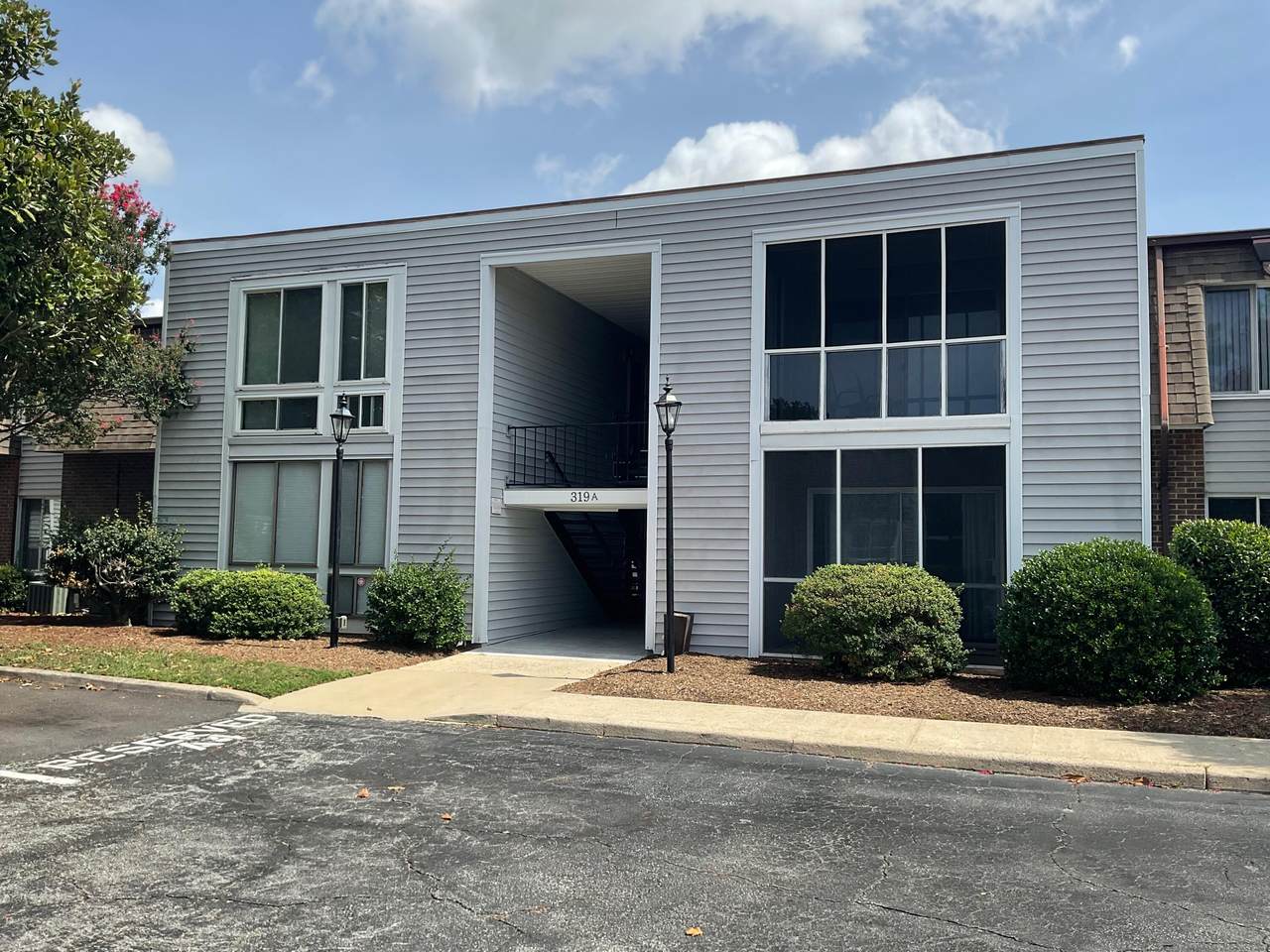 319 Laurens Street - Photo 1