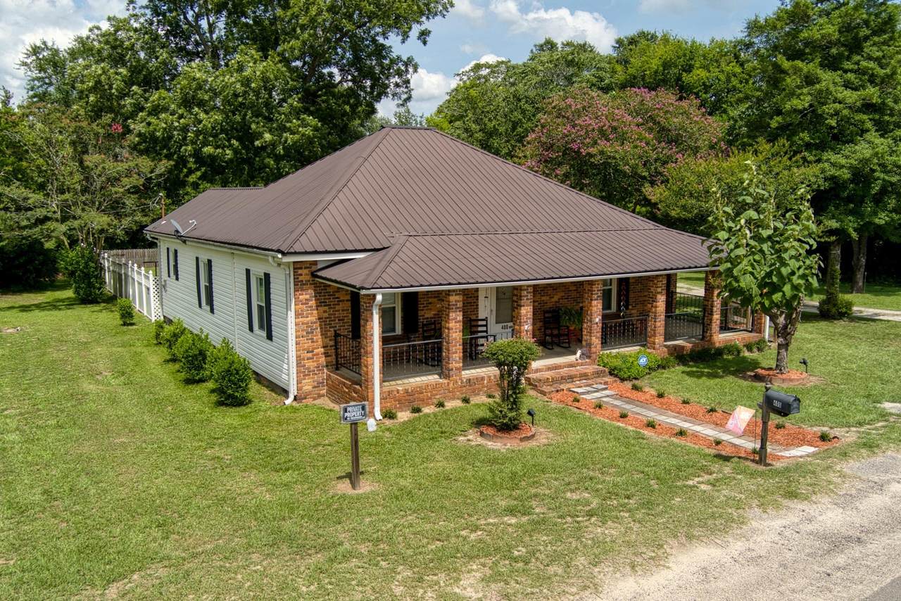 400 Middleton Drive - Photo 1