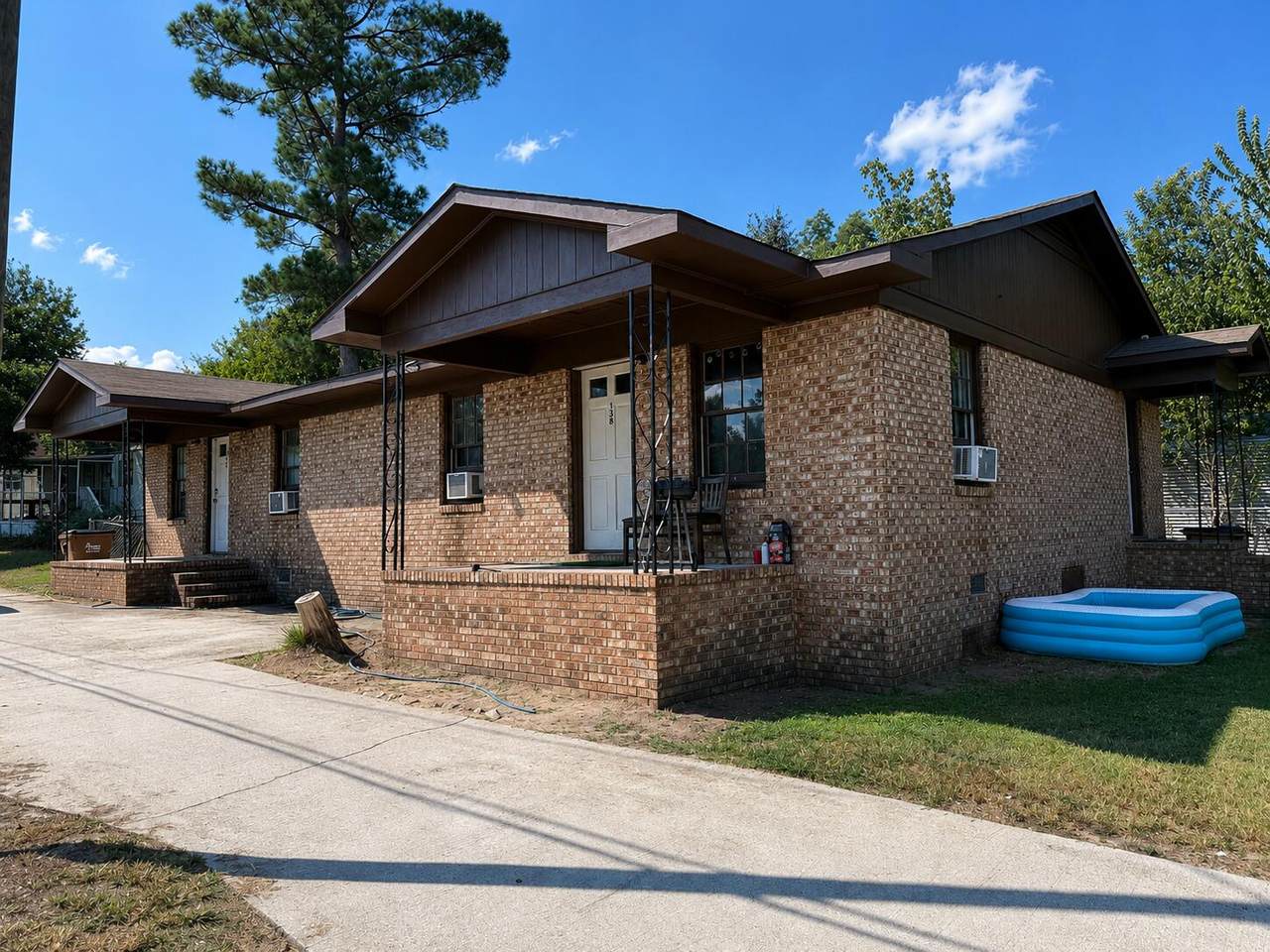 138 Dunbar Street - Photo 1