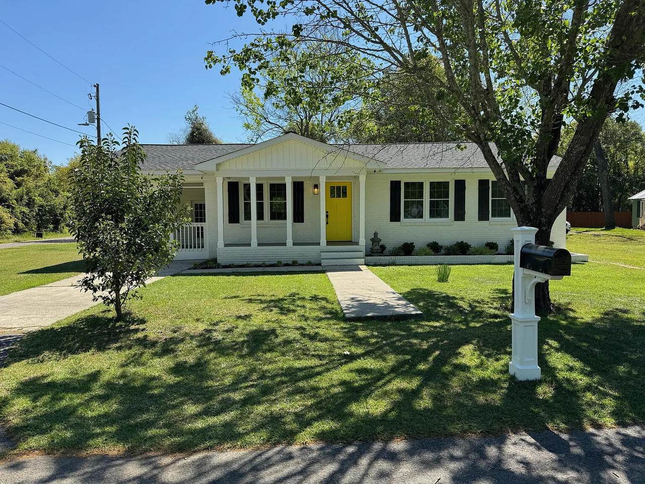 202 Kershaw Street - Photo 1