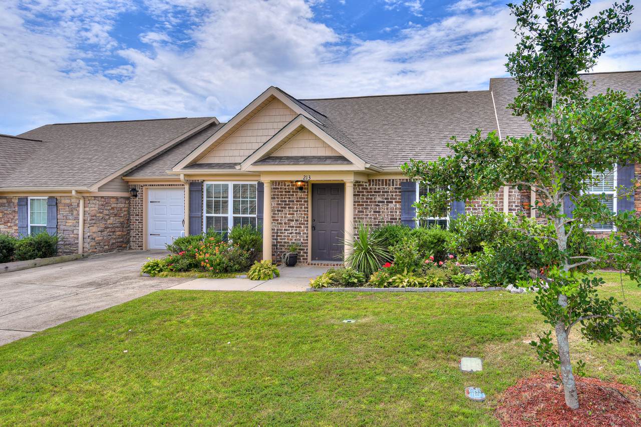 213 Staghorn Court - Photo 1