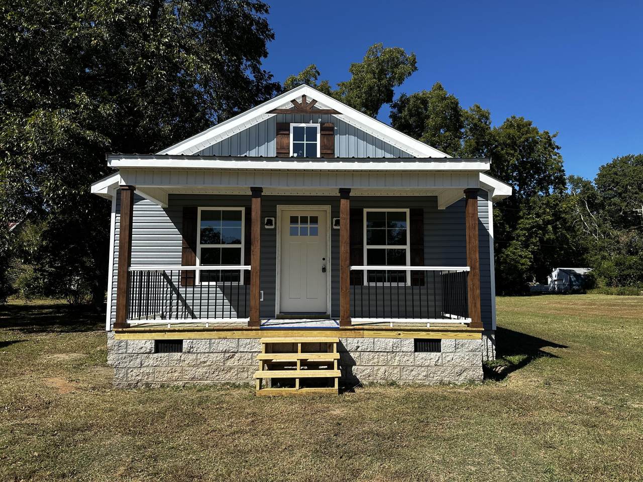 207 Banks Street - Photo 1