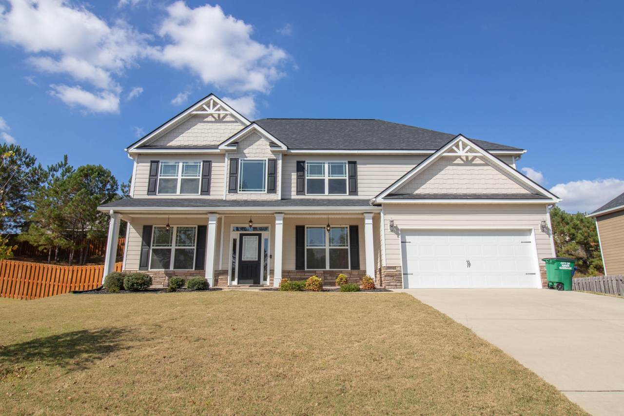 555 Equinox Loop - Photo 1