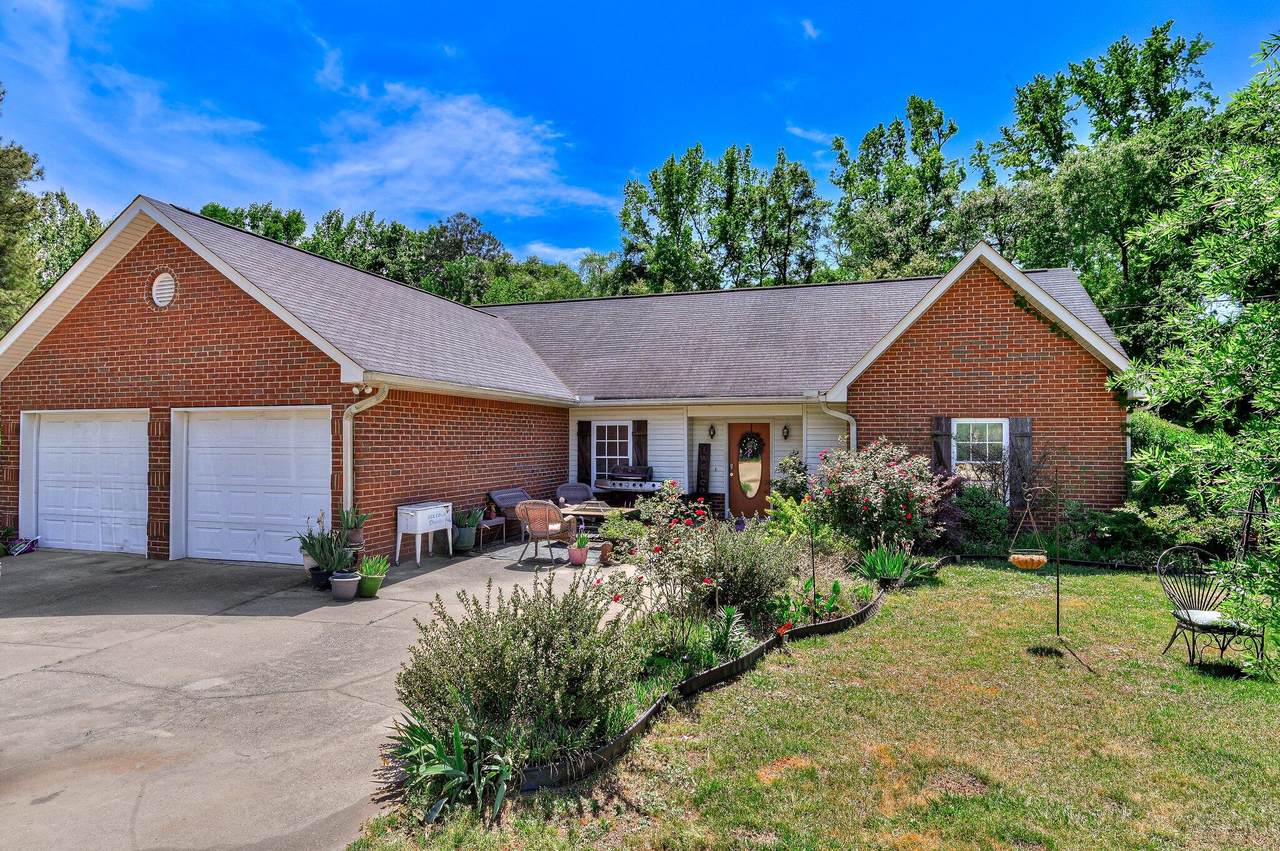 302 Dicks Drive - Photo 1